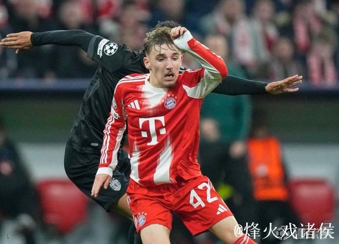 17岁290天，卡尔成欧冠史上连续三场破门最年轻球员