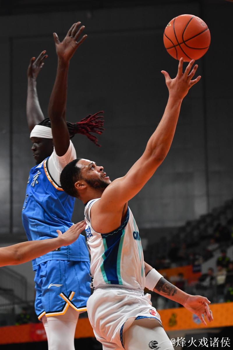 CBA俱乐部杯:青岛崂山啤酒强势击败北京北汽 CBA俱乐部杯:青岛崂山啤酒强势击败北京北汽