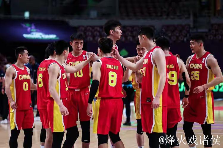 中国男篮1分不敌澳大利亚 摘得男篮亚洲杯银牌